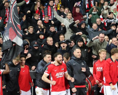 AZ Alkmaar wint met 3-0 van FC Drita in UEFA Conference League