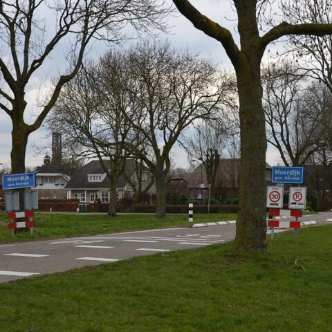 Bewoners van Moerdijk eisen 350% compensatie terwijl dorp bedreigd wordt met verdwijning