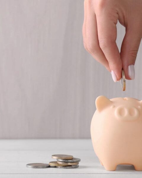 De helft van de volwassenen maakt zich zorgen over financiële zekerheid, 18% heeft minder dan €500