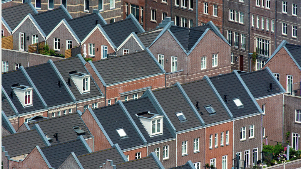 Gemeenten verhogen grondprijzen voor woningbouw en bedrijventerreinen in Nederland