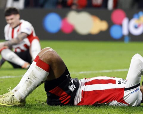 Gemiste kansen kosten PSV 3-2 nederlaag in Champions League tegen Atletico Madrid