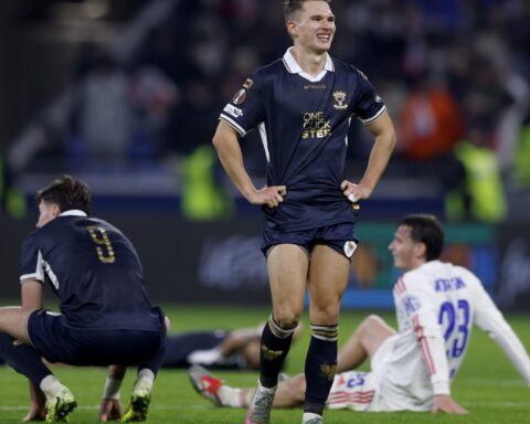 Go Ahead Eagles verliezen nipt met 2-1 van Lyon in UEFA Europa League