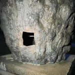 Groot gat gezaagd in bronzen kunstwerk van Armando in Almere, schade geschat op 5000 euro