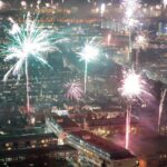 Grote drukte bij vuurwerkwinkels nu het verkoopsseizoen voor het nieuwe jaar begint