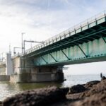 Haringvlietbrug krijgt spoedversterking vanwege scheuren onder de weg