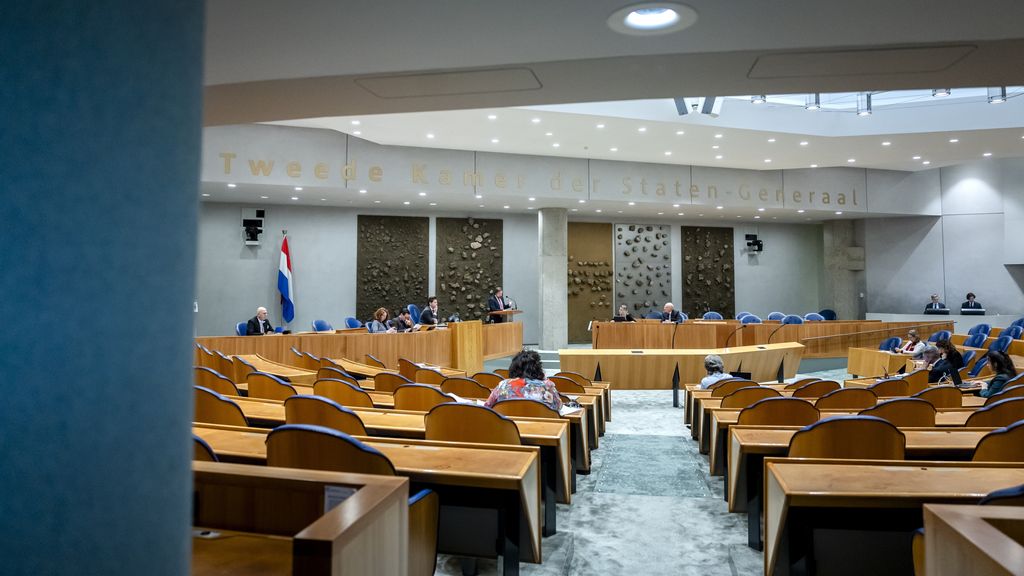 Hulp bij illegaal verblijf wordt niet strafbaar, asielwetten naar Eerste Kamer