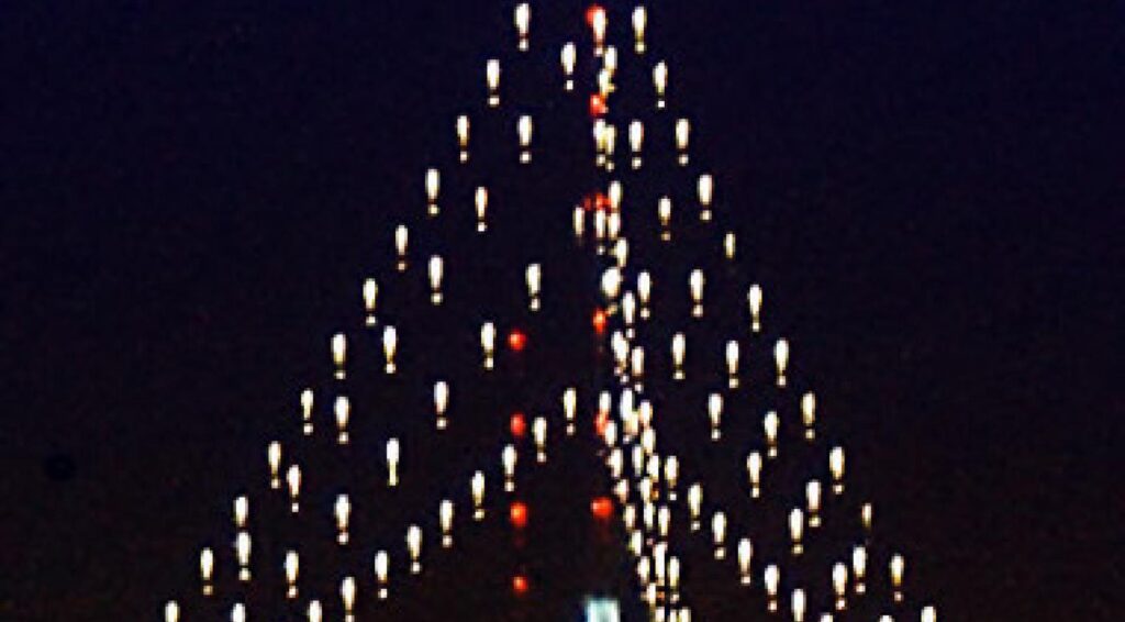 IJsselstein onthult grootste kerstboom van Nederland met grote drukte