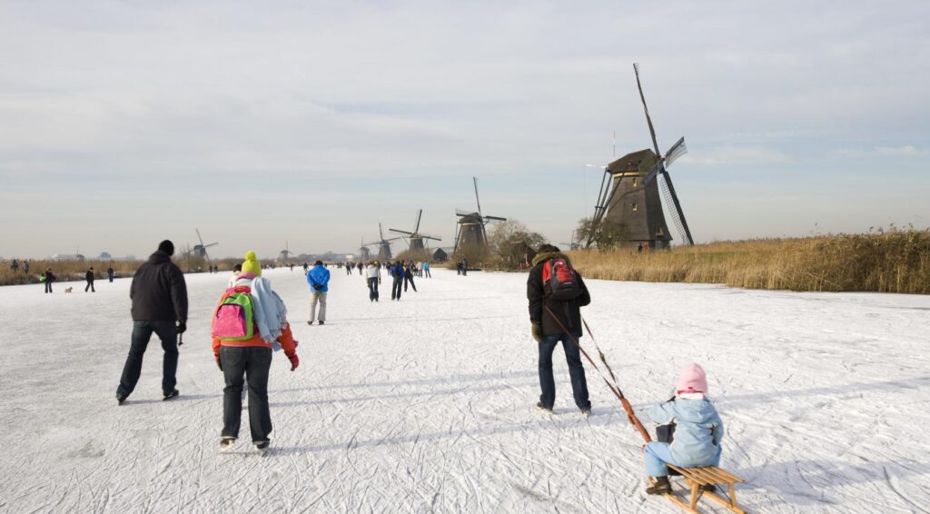Januar zou de eerste koudegolf sinds 2021 kunnen brengen, mogelijk sneeuw en ijs