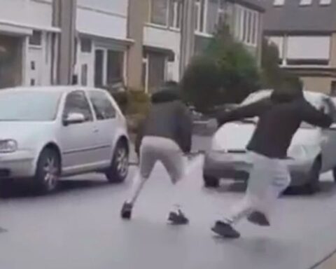 Jongen gewond bij mislukte stunt met auto, 18-jarige bestuurder aangehouden in Blerick