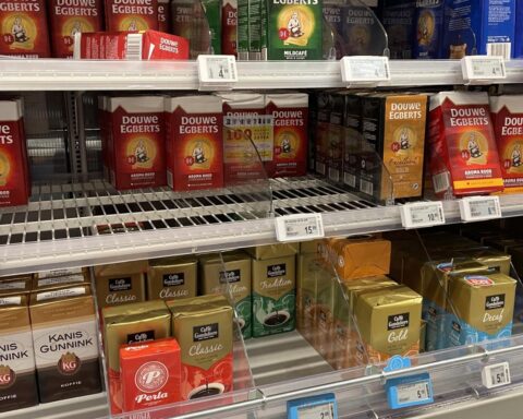 Jumbo herintroduceert Douwe Egberts koffie na prijsdispuut