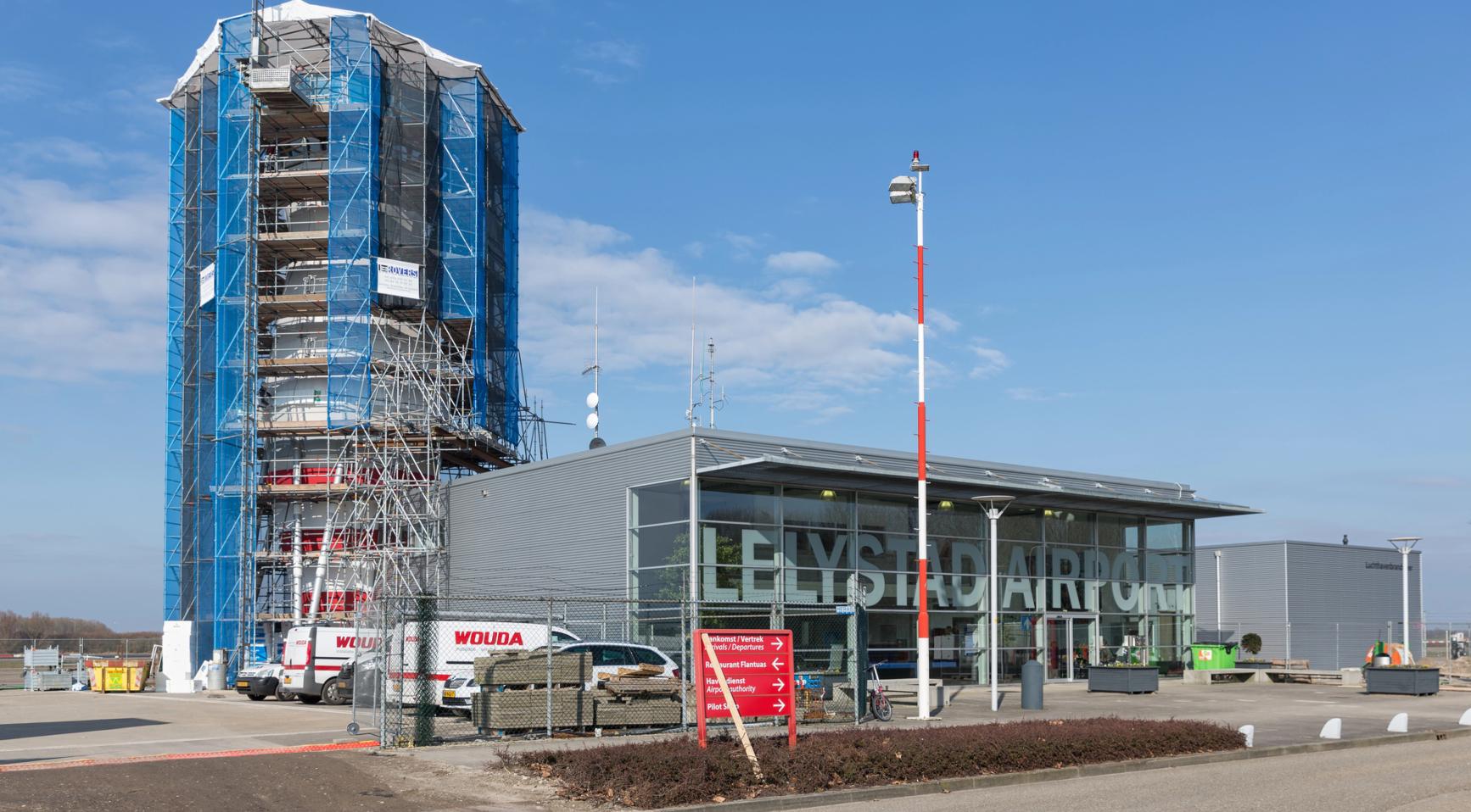 Kabinet gaat door met plannen voor F-35 op Lelystad Airport, vertraagt de uitrol van passagiersvluchten