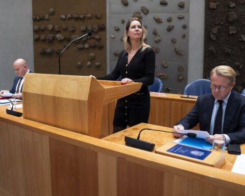 Kabinet zwijgt over mestbeleid, frustratie in de Kamer groeit