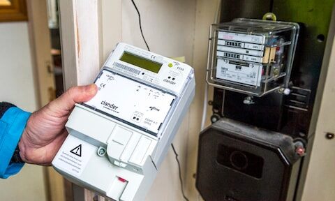 Kritiek op miljoenenbestelling van Chinese netbeheerders om kostenbesparing