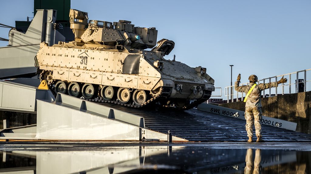 Militaire treinen krijgen prioriteit boven intercity's door toegenomen dreiging