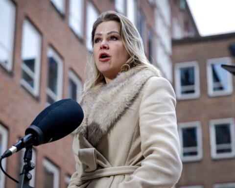 Ministerraad bespreekt mestplan Wiersma, Tweede Kamer verwijst het naar de prullenbak