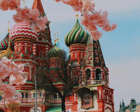 Moskou stijgt naar de achtste plaats in duurste hoofdsteden terwijl Amsterdam uit top 10 valt