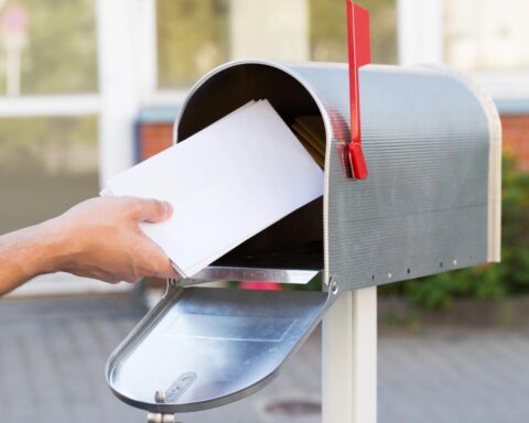 Nederlandse consumenten kunnen vanaf 1 juli 2026 tot €15 meer betalen voor buitenlandse verzendingen