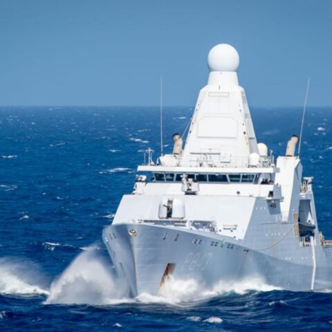 Nederlandse marine monitort Caribische wateren te midden van stijgende spanningen tussen de VS en Venezuela