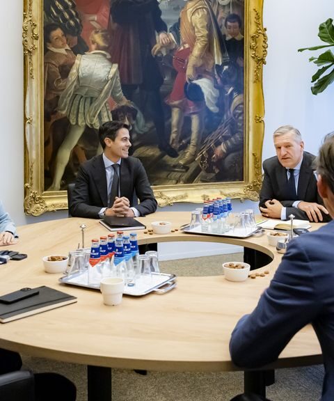 Partijleiders overleggen dit weekend na afwijzing van vijfpartijenkabinet