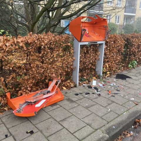 Politie in Bussum verstuurt herstelde kerstkaarten na explosie van brievenbus