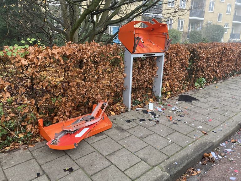 Politie in Bussum verstuurt herstelde kerstkaarten na explosie van brievenbus