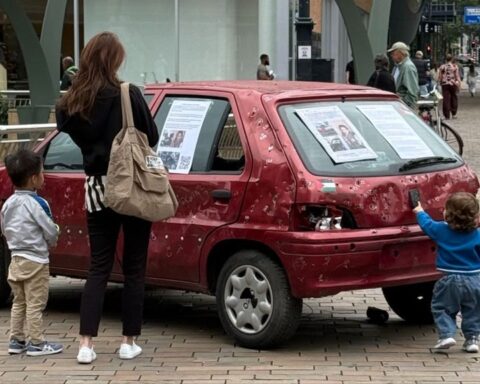 Politie in Utrecht neemt auto met kogelgaten in beslag, blijkt kunstproject over Gaza