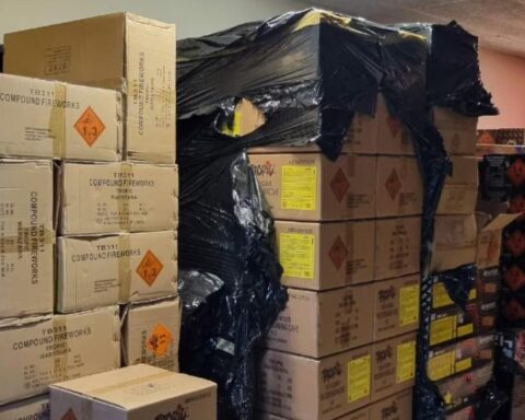 Politie ontdekt 8.500 kilo illegaal vuurwerk in Amsterdamse opslagruimte