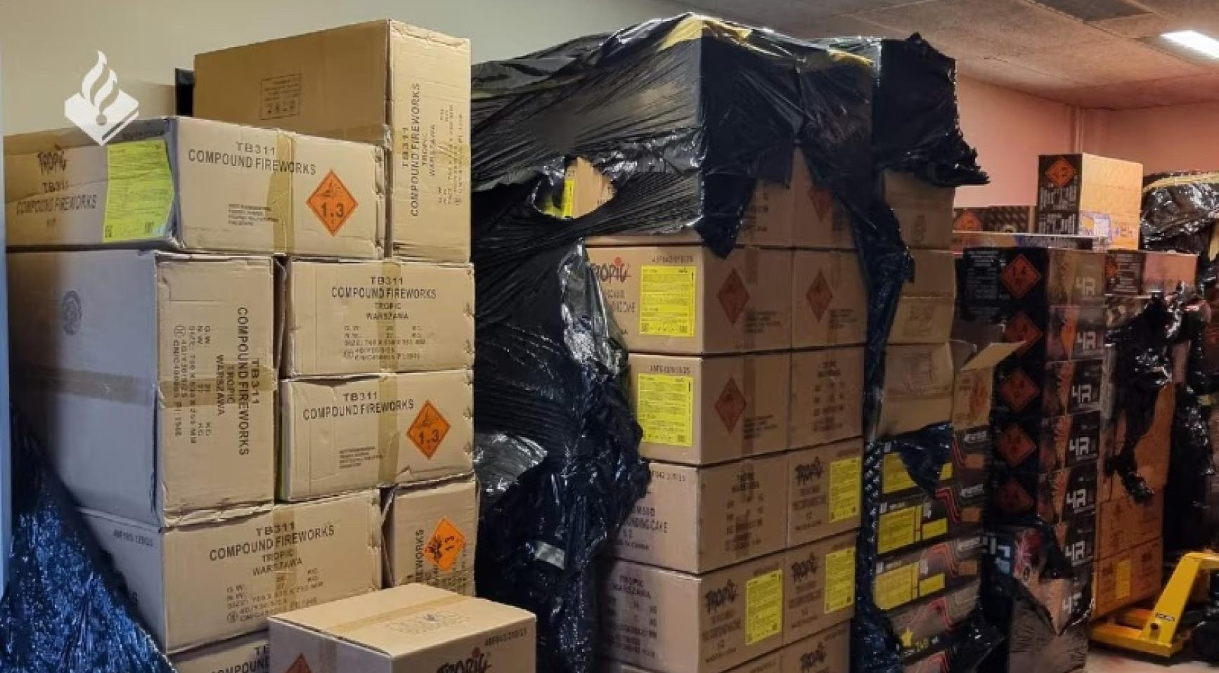 Politie ontdekt 8.500 kilo illegaal vuurwerk in Amsterdamse opslagruimte