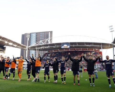 PSV draait achterstand om en wint met 2-1 van FC Utrecht