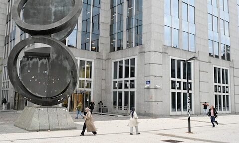 Russische onderdanen stappen naar de rechter tegen Belgisch Euroclear over bevroren tegoeden