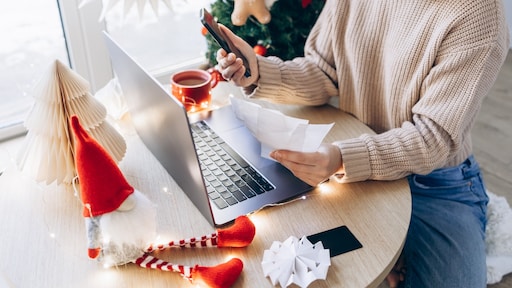 Sinterklaas verliest van de kerstman tijdens dure decembermaand