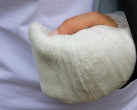 Sportblessures in Nederland stijgen naar 5,6 miljoen in 2024; noodhulp voor kinderen neemt toe