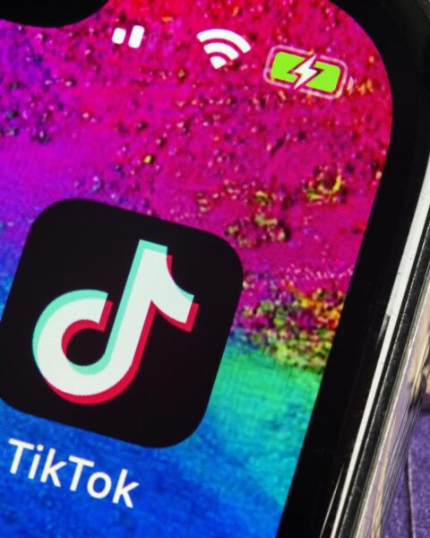 TikTok-term “67” uitgeroepen tot Kindwoord van het Jaar 2025