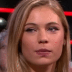 Video: Nederlandse schaatster Jutta Leerdam in tranen na val in 1.000 meter op olympische kwalificatietoernooi