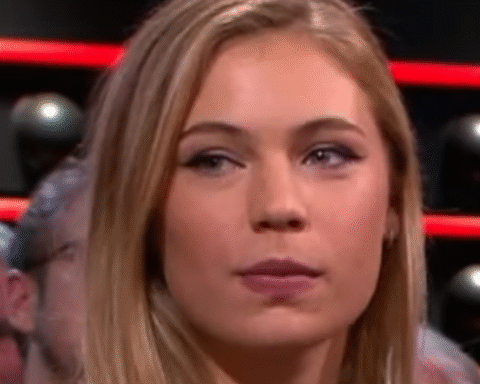 Video: Nederlandse schaatster Jutta Leerdam in tranen na val in 1.000 meter op olympische kwalificatietoernooi