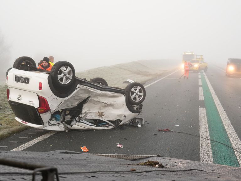 Vier voertuigen botsen op N391 bij Roswinkel, weg afgesloten