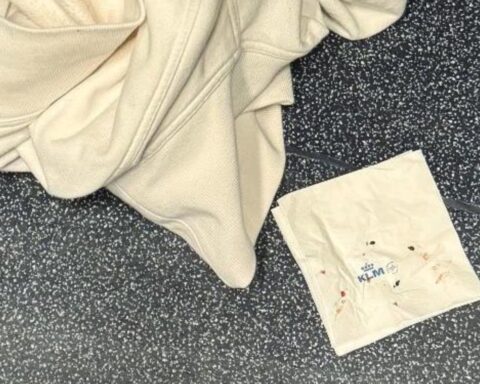 Virginiaanse familie eist $200.000 vanwege vermeende bedwantsenplaag op KLM-vlucht