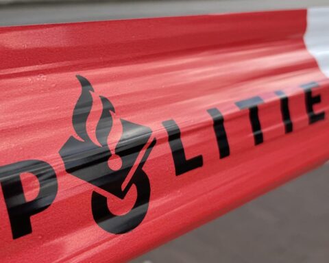 Vrachtwagen van A1 gedwongen tijdens snelwegoverval vanochtend; gewapende rovers op de vlucht