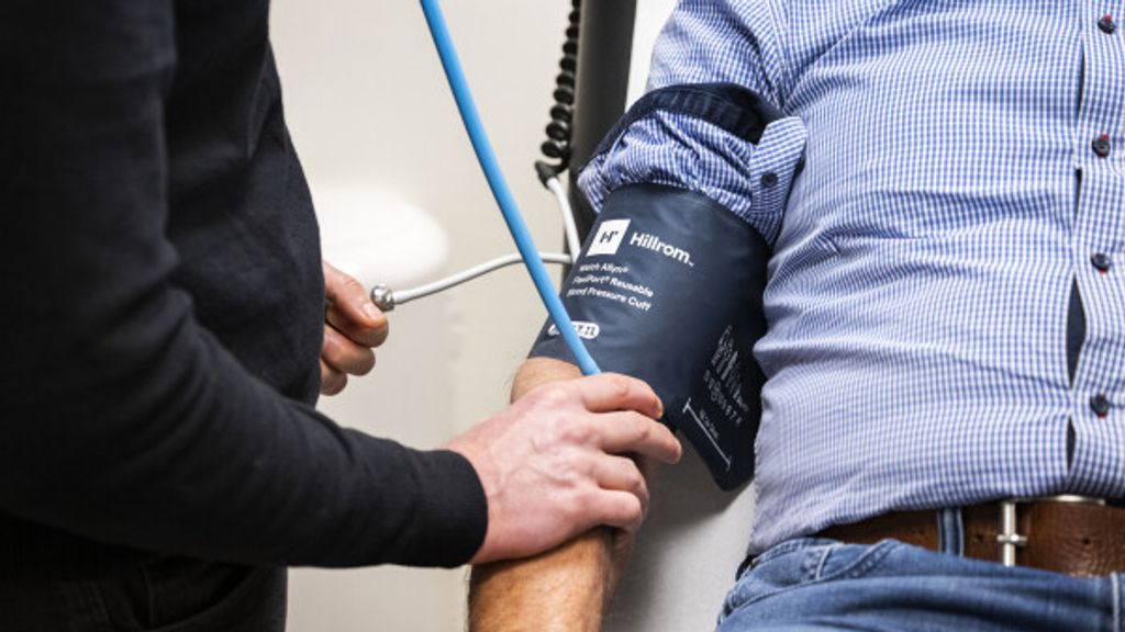 Werkgever moet loon doorbetalen tijdens tweede ziektejaar, luidt advies