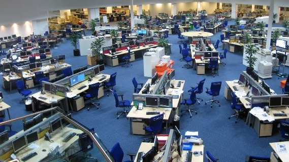 Werknemers in Nederland gaan in 2025 gemiddeld een halve dag extra naar kantoor