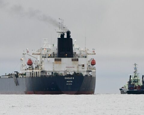 Griekse rederijen leveren nieuwe tankers aan Russische schaduwvloot