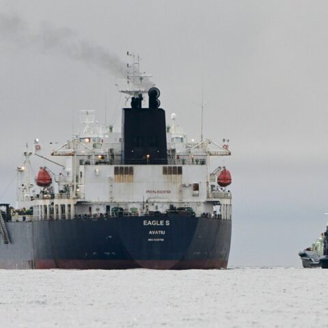 Griekse rederijen leveren nieuwe tankers aan Russische schaduwvloot