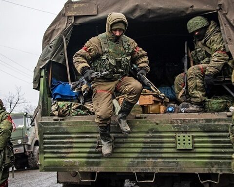 Rusland werft buitenlanders voor oorlog via schijnrecruiters en migratienetwerken