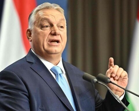 Orbán waarschuwt Hongaarse gepensioneerden met claims over steun aan Oekraïne