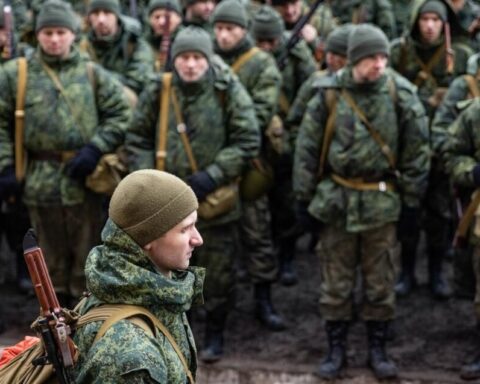 Rusland dwingt Oekraïense jongeren in bezette gebieden tot dienst tegen eigen land