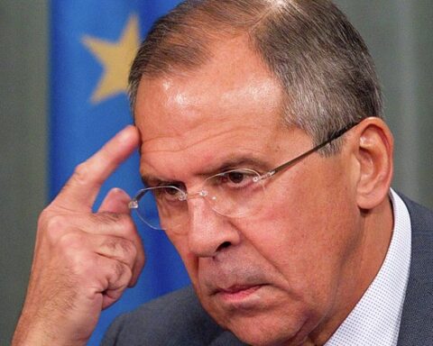 Lavrov beschuldigt Europa en de NAVO van oorlogsvoorbereiding