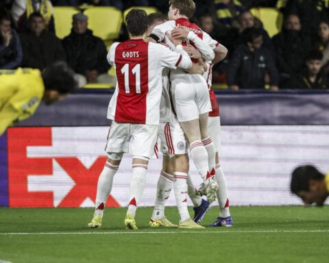 Ajax houdt hoop op Champions League-voortgang levend met overwinning bij Villarreal