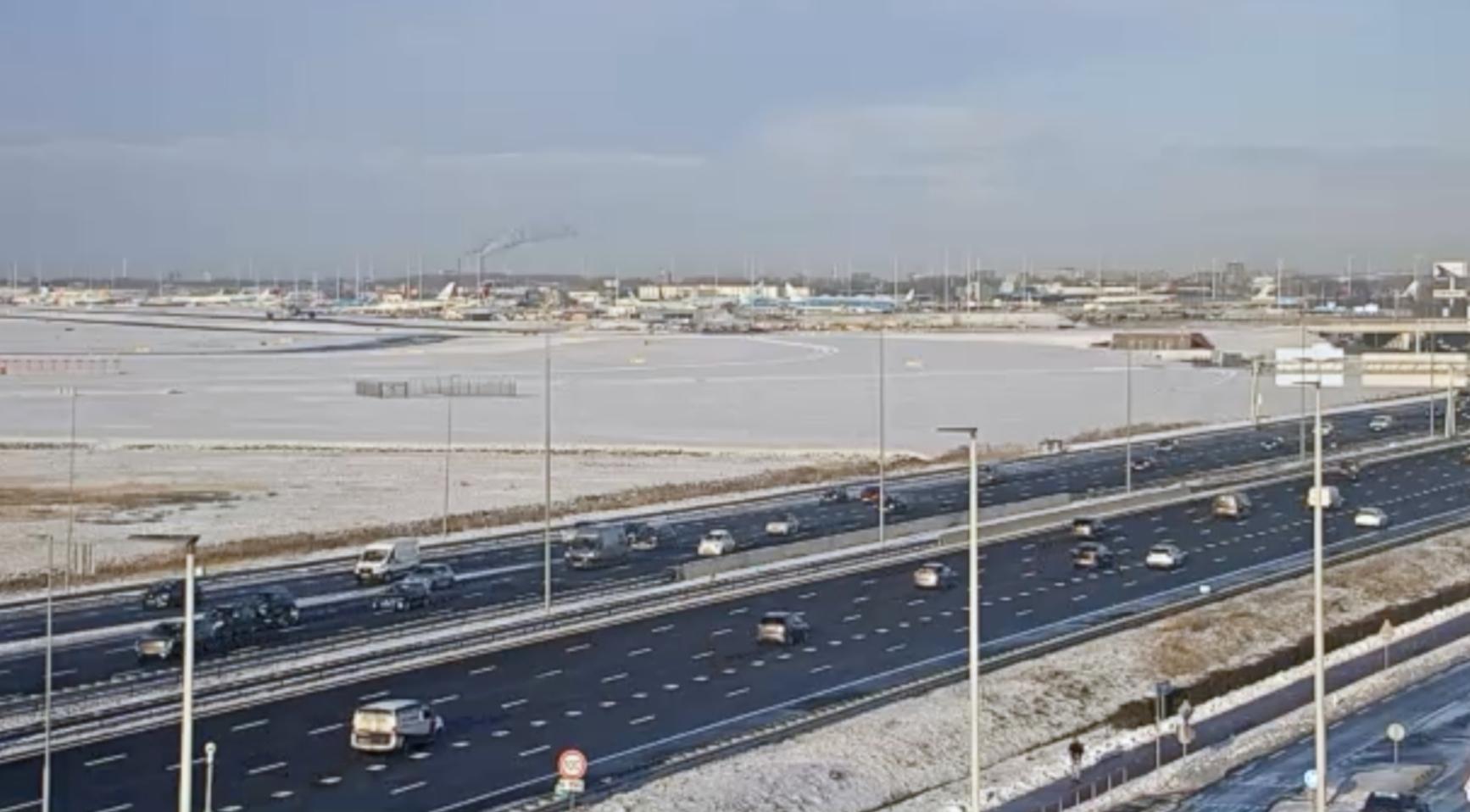 Alweer 200 vluchten van Schiphol geannuleerd voor morgen; 700 afgeschreven vandaag