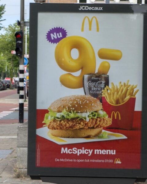 Amsterdam verbiedt fossiele brandstoffen en vleesreclame in openbare ruimtes