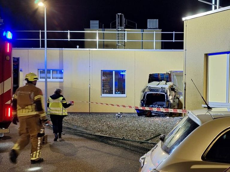 Automobilist verliest leven na botsing met ziekenhuis in Heerlen